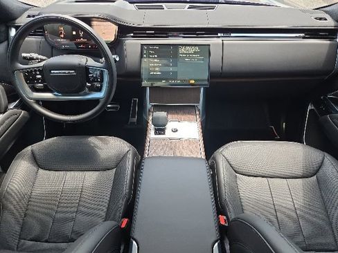 Used 2025 Land Rover Range Rover SE AWD/4WD image 11