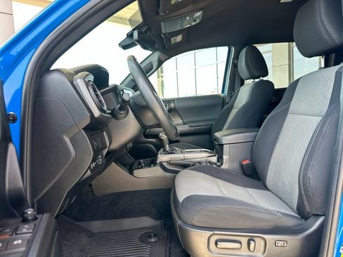 Certified 2021 Toyota Tacoma TRD Sport w/ Blackout Package (TMS) AWD/4WD image 12