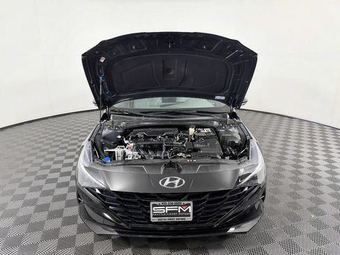 Used 2022 Hyundai Elantra SE FWD image 21