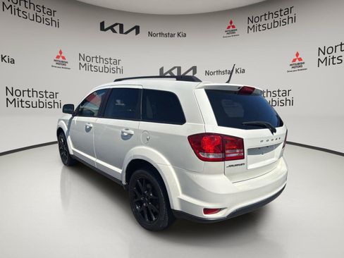Used 2019 Dodge Journey SE w/ Blacktop Package FWD image 3
