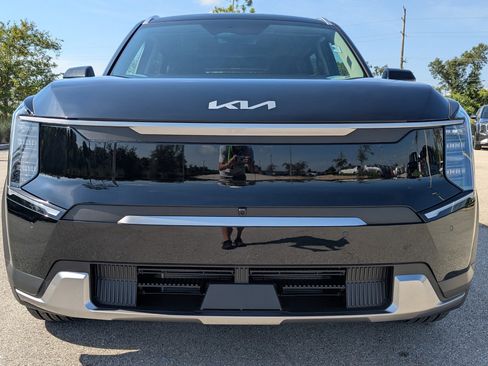 Certified 2026 Kia EV9 Wind image 3