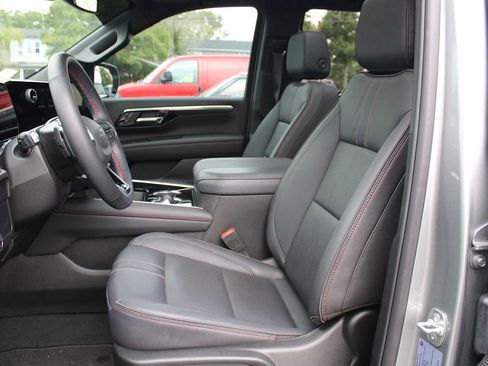 Used 2025 Chevrolet Tahoe RST w/ Comfort Package AWD/4WD image 5