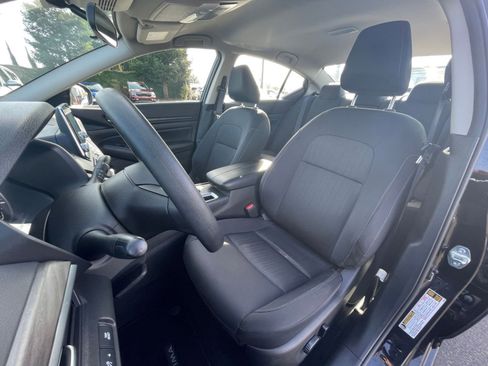 Used 2025 Nissan Altima 2.5 SV image 31