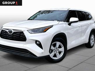 Used 2021 Toyota Highlander LE video 1
