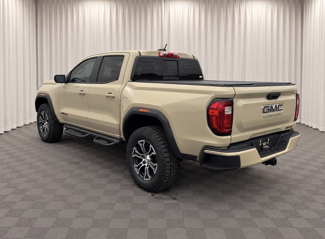 Used 2023 GMC Canyon AT4 w/ LPO, Off Road Lift Package AWD/4WD image 6