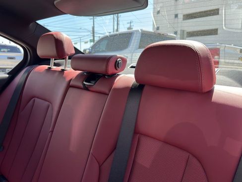 Used 2025 BMW 330i xDrive Sedan image 30