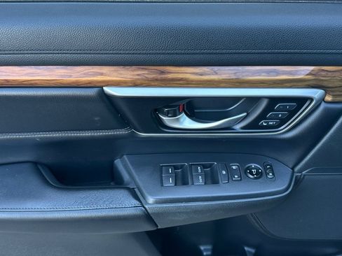 Used 2018 Honda CR-V Touring image 11