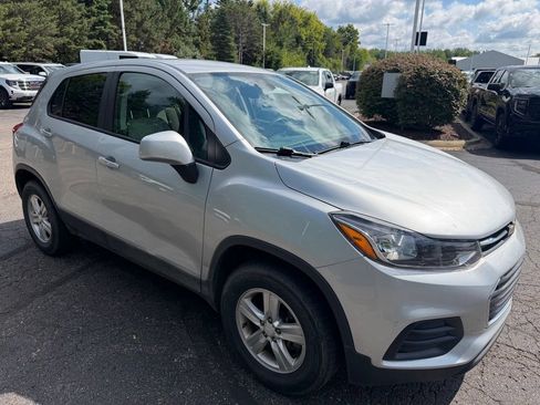 Used 2020 Chevrolet Trax LS w/ Tint and Cruise Package AWD/4WD image 3