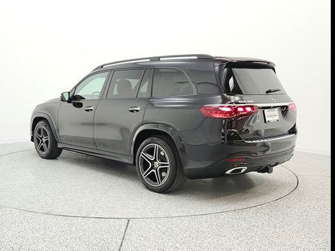 Used 2024 Mercedes-Benz GLS 450 4MATIC image 7