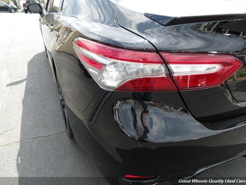 Used 2018 Toyota Camry XSE w/ Audio Package FWD image 9