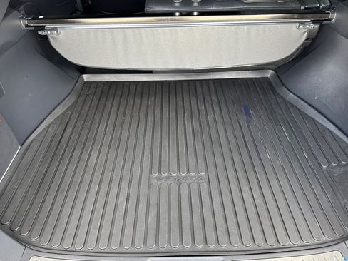 Certified 2023 Toyota Venza Limited image 14