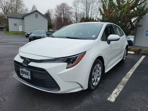 Used 2023 Toyota Corolla LE image 8