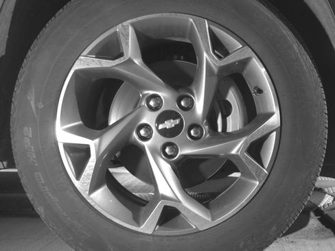 Used 2025 Chevrolet Trax LT FWD image 13