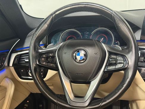 Used 2018 BMW 530e w/ Premium Package 2 RWD image 16