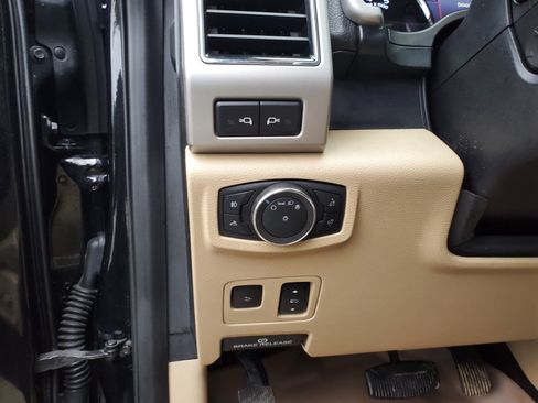 Used 2020 Ford F250 Lariat w/ Lariat Ultimate Package image 27