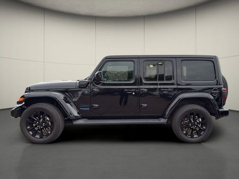 Used 2021 Jeep Wrangler Unlimited Sahara image 4