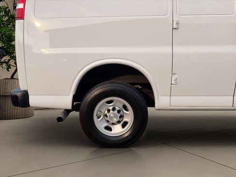 Used 2021 Chevrolet Express 2500 RWD image 23