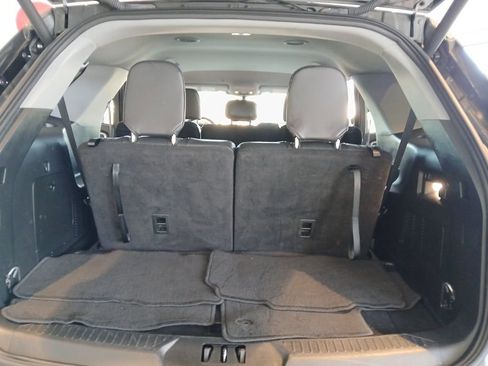 Used 2024 Ford Explorer XLT w/ Equipment Group 202A AWD/4WD image 28