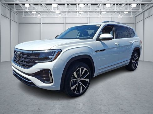 Used 2024 Volkswagen Atlas SEL Premium R-Line image 3