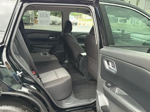 Used 2025 Nissan Rogue SV AWD/4WD image 25