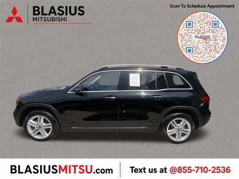 Used 2022 Mercedes-Benz GLB 250 4MATIC w/ Premium Package Lite image 19