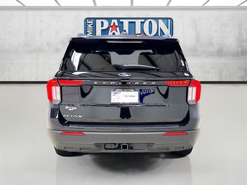 New 2026 Ford Explorer Active RWD image 6
