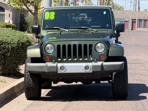 Used 2008 Jeep Wrangler Unlimited Sahara AWD/4WD image 2