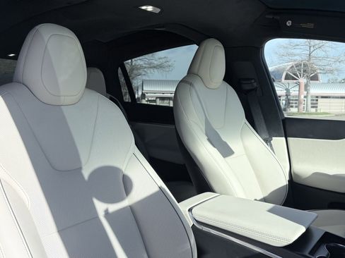 Used 2023 Tesla Model X Plaid image 55