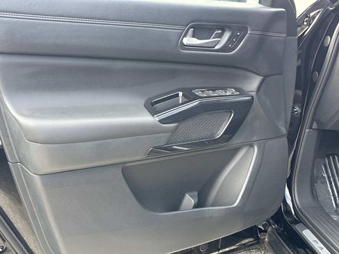New 2026 Nissan Pathfinder Platinum w/ Cargo Package FWD image 17