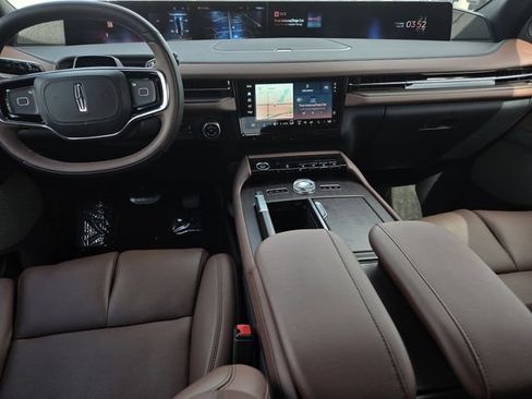 New 2026 Lincoln Navigator Reserve AWD/4WD image 5