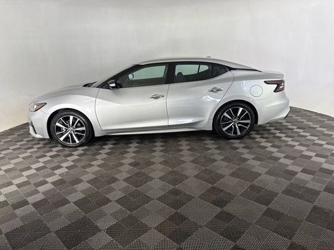 Used 2022 Nissan Maxima SV w/ Floor Mat Group FWD image 11