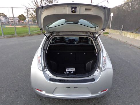 Used 2017 Nissan Leaf SL w/ Protection Package image 37