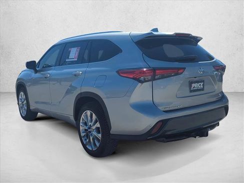 Used 2021 Toyota Highlander Limited FWD image 5