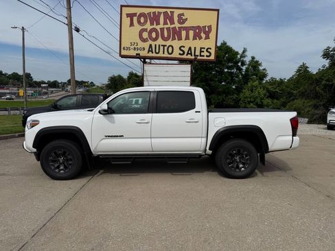 Used 2021 Toyota Tacoma SR5 w/ Trail Edition AWD/4WD image 4