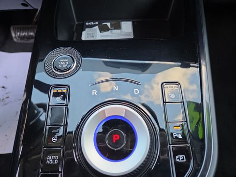 Used 2024 Kia Niro EX w/ EX Cold Weather Package image 28