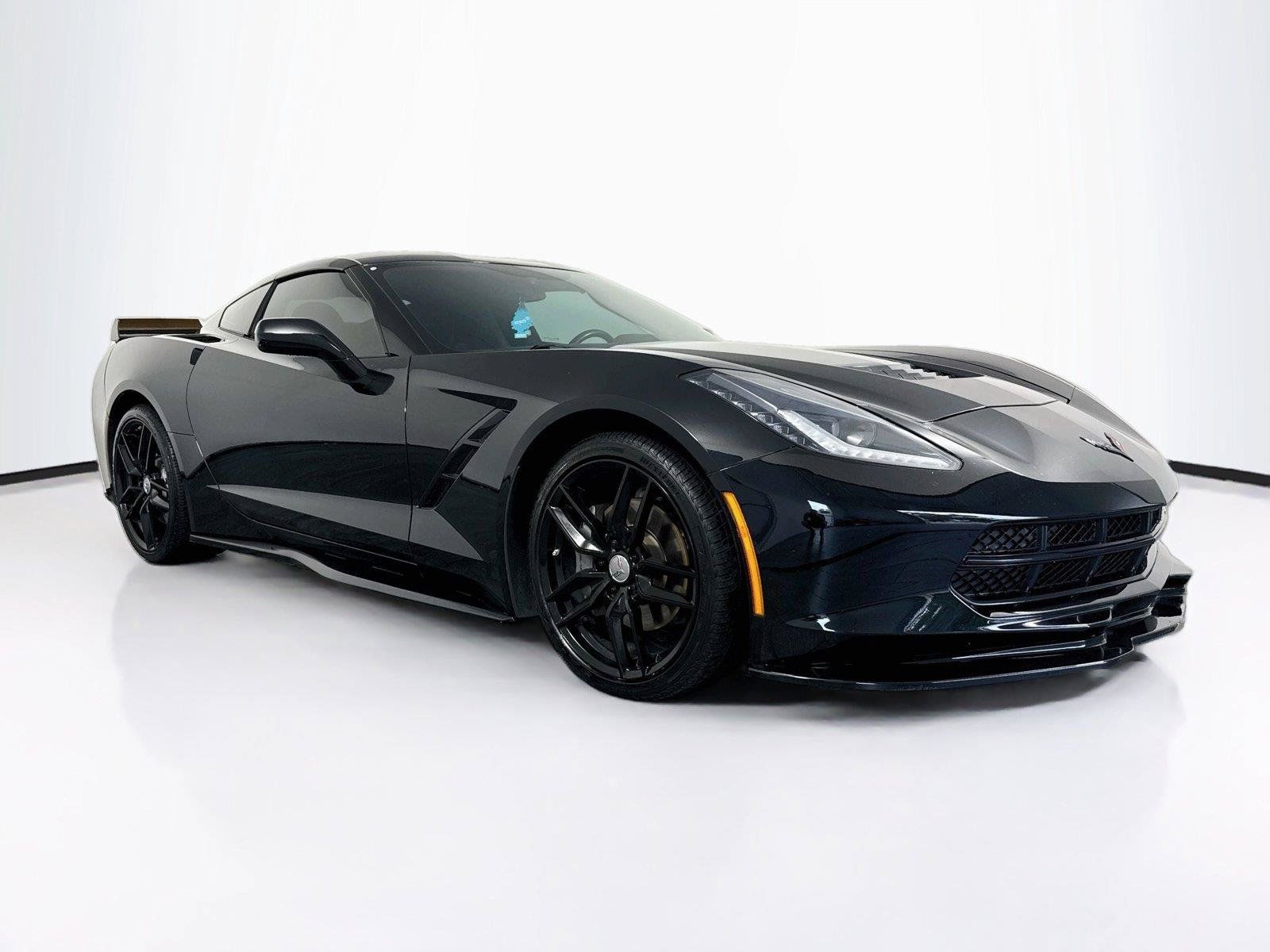 Used 2019 Chevrolet Corvette Stingray Coupe w/ Carbon Flash Badge Package RWD image 7