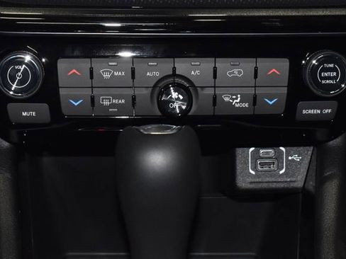 New 2026 Jeep Compass Latitude w/ Sun and Sound Group image 16