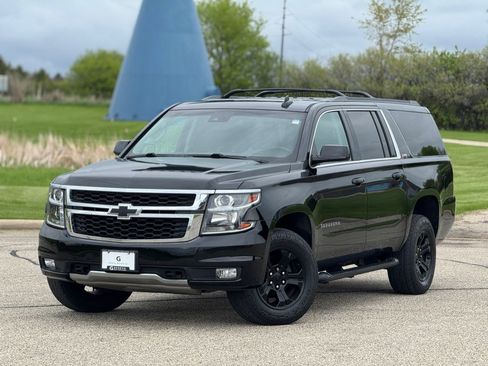 Used 2018 Chevrolet Suburban LT AWD/4WD image 2