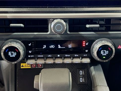 New 2026 Toyota 4Runner Limited AWD/4WD image 15