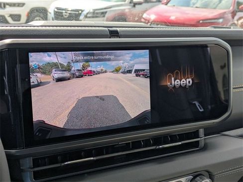 New 2025 Jeep Gladiator Sport image 25