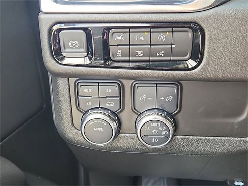 Certified 2025 GMC Yukon Elevation image 22