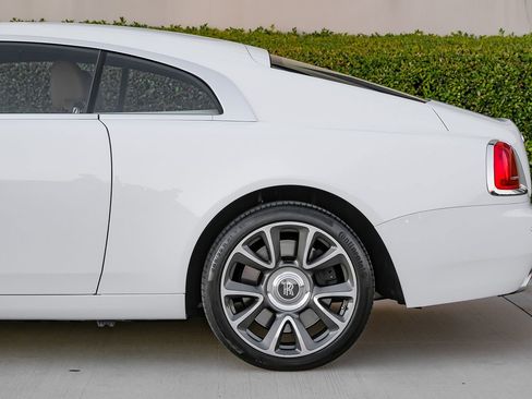 Used 2020 Rolls-Royce Wraith image 22