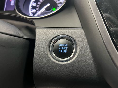 Used 2018 Toyota Camry LE image 20