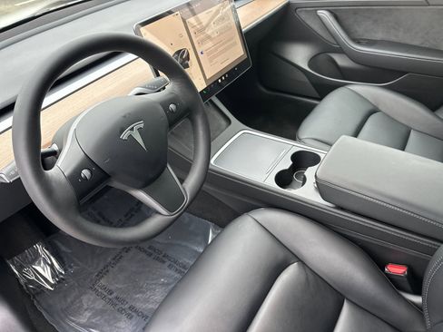 Used 2022 Tesla Model 3 image 10