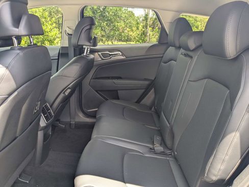 Certified 2024 Kia Sportage EX FWD image 17