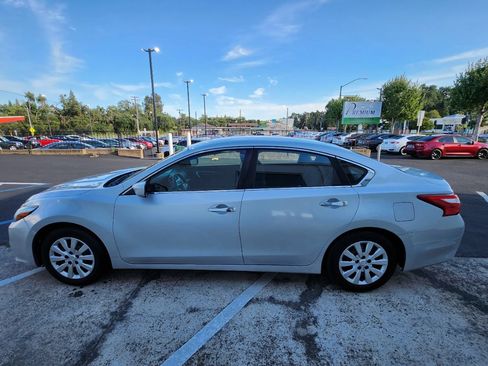 Used 2016 Nissan Altima 2.5 S w/ Power Driver Seat Package FWD image 2
