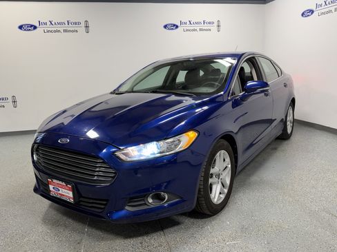 Used 2015 Ford Fusion SE w/ Equipment Group 202A image 3