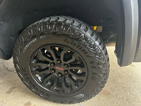 Used 2023 GMC Sierra 1500 AT4X image 21