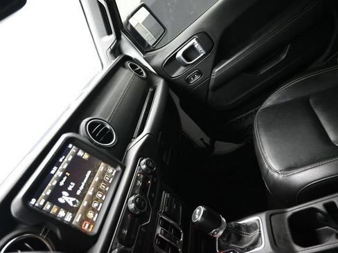 Used 2021 Jeep Wrangler Unlimited Sahara AWD/4WD image 13