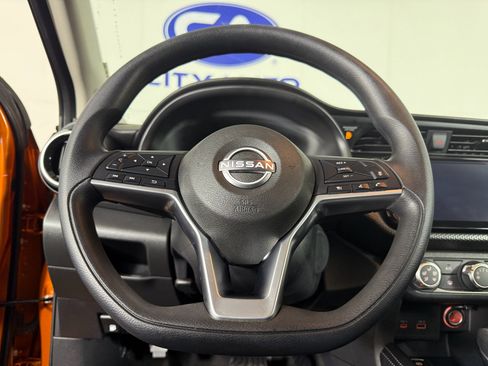 Used 2023 Nissan Kicks SV image 14